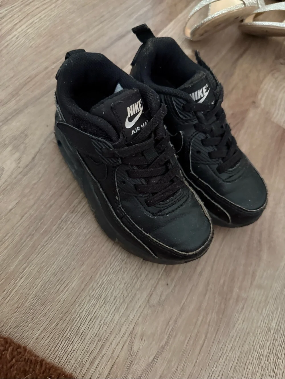 Nike Kids Black Low-Top Sneakers